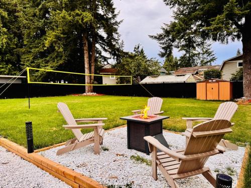 Langley House | Spacious Home Perfect for Two Families or Groups