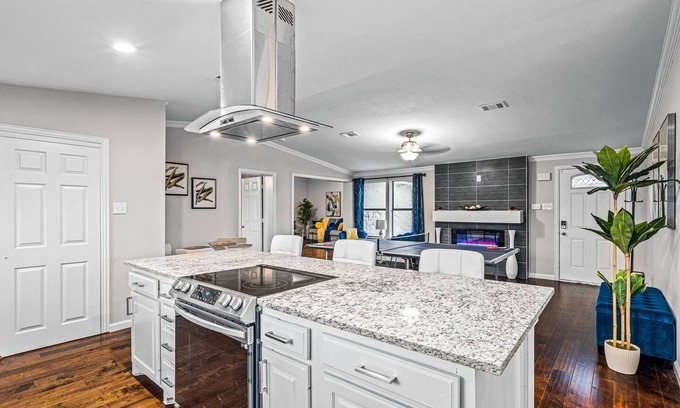Wylie House | Spacious House-single Level Near Lake Huge Parking