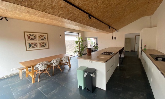 Maldegem House | Spacious house specially for workers and expats