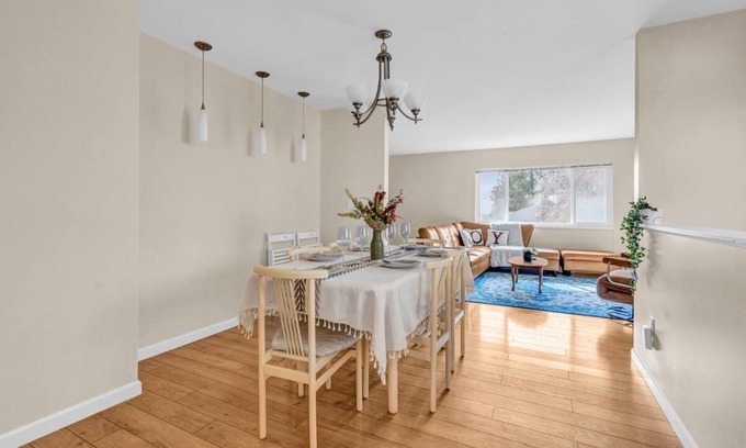 Fraserview House | Spacious house suit for family reunion and vacation