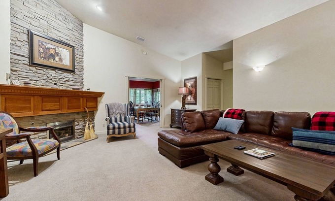 Bellevue House | Spacious & inviting home near town with jetted tub, gas fireplace & WiFi