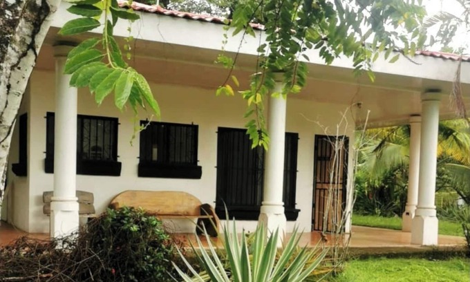 Parrita House | Spacious Isla Palo Seco Pool home, 3-bedroom house with AC & Wi-Fi