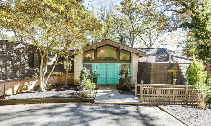 Gulph Mills House | Spacious King of Prussia Home w/2 Game Rooms