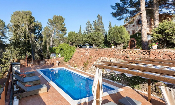 Castellvi de Rosanes House | Spacious Luxury Villa with Heated Pool, A/C, Near Barcelona, Vineyards & Golf