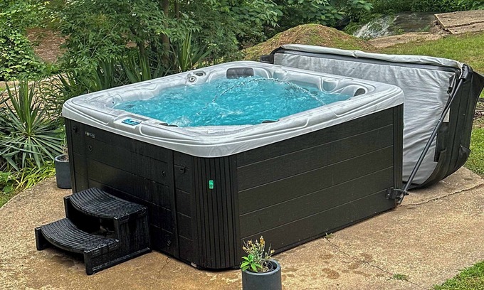 Piney House | Spacious Lakefront Home | Pool | Hot Tub | Fire Pit | Games