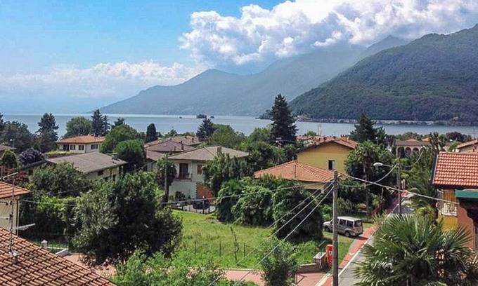 Maccagno Apartment | Spacious, light-flooded 2-room apartment with balcony & beautiful lake view