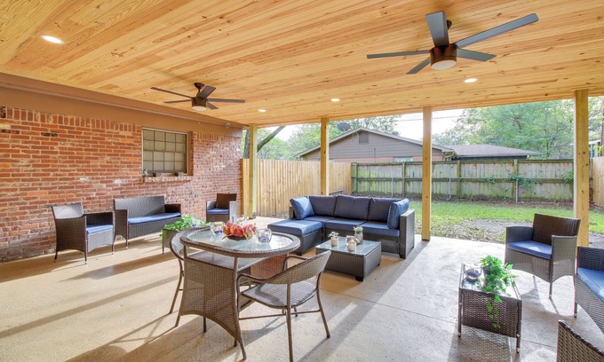Little Rock House | Spacious Little Rock Home w/Patio - 9 Mi to Dtwn!
