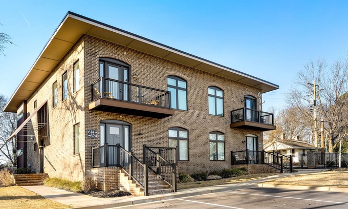 Dunean Condo | Spacious Loft Style Condo with King Beds! Must see