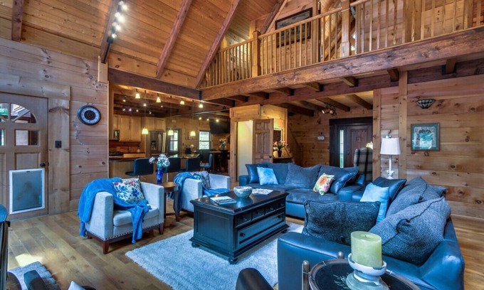 Millville Cabin | Spacious Log Villa 6700sf Hot tub-wine country-19ac