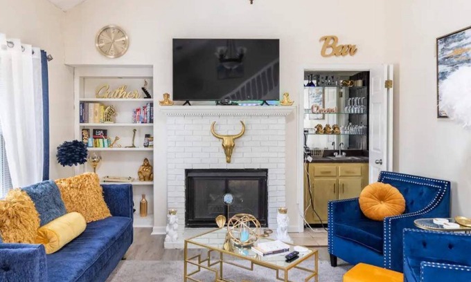 Ellendale House | Spacious Memphis Townhouse - Perfect for Families, Groups & Remote Work!