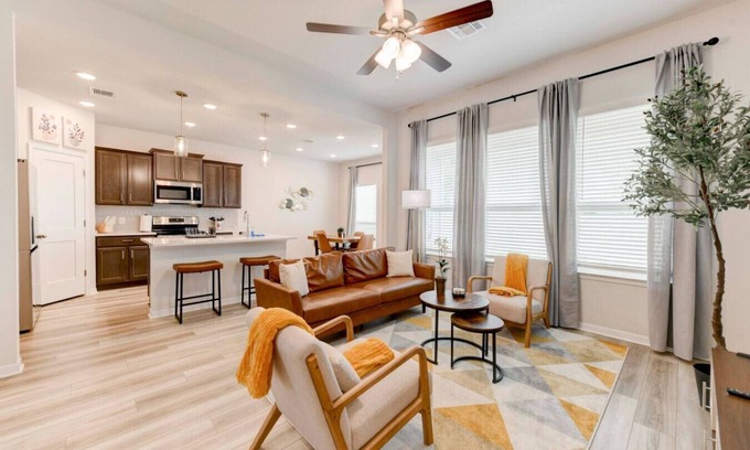 Troy House | Spacious Modern 5 beds House in Troy