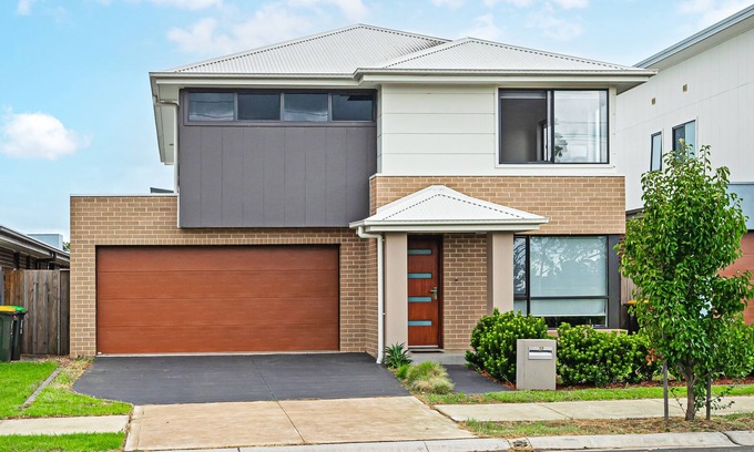 Catherine Field House | Spacious Modern 4Bedroom Retreat near Gregory Hill