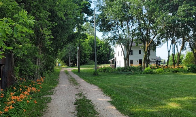 Chatsworth Other | Spacious, Newly Refurbished Cozy Farmhouse on 100 acres