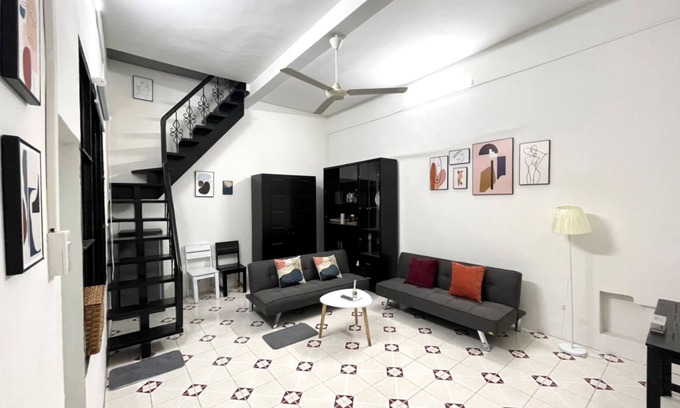 Đien Bien Apartment | Spacious Old Quarter 2-floor Duplex apartment next to Hanoi Train cafe Street