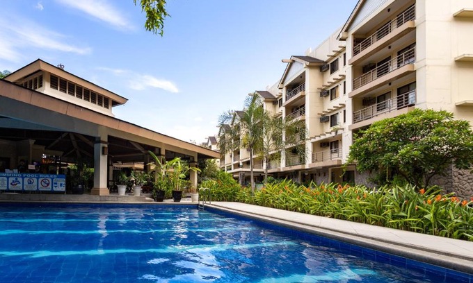 Manila Apartment | Spacious Penthouse Near NAIA with 24-7 Convenience
