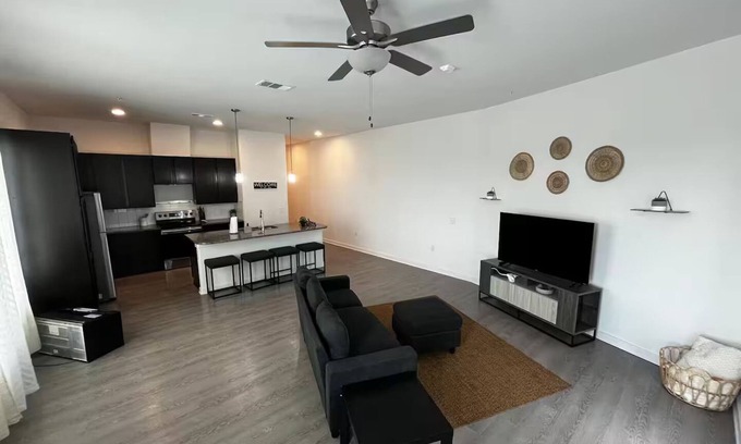 Leander Apartment | Spacious Place to Work and Relax