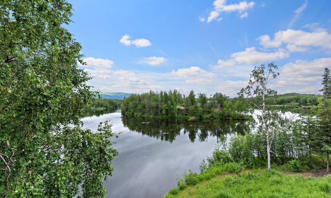 Meadow Lakes House | Spacious Private Lakefront Home - Perfect For Families and Corporate Rentals