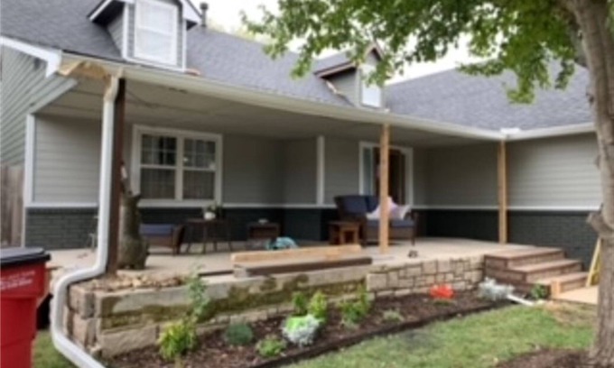 Wichita House | Spacious Retreat with great yard 4bd/3bth