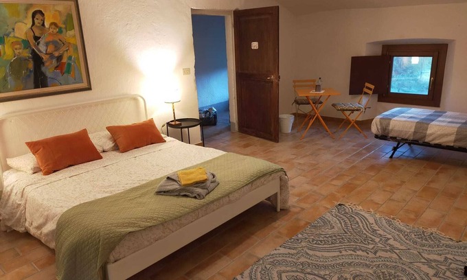 Montaldeo House | Spacious room in a 18th-century farmahouse with parking and wi-fi