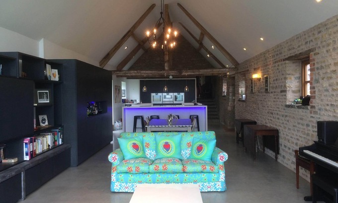 Witham Friary House | Spacious rural Barn Conversion