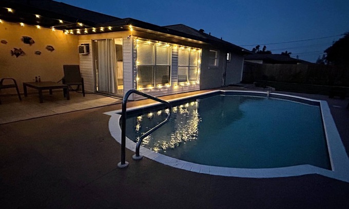 Pelican House | Spacious Snowbird and Summer Staycation Spot