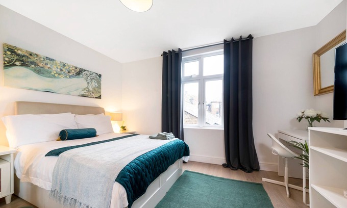 Streatham Apartment | Spacious Studio flat in London