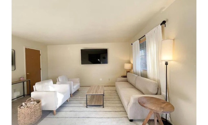 Peters House | Spacious townhome in Sonora