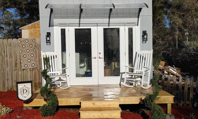 Wilmington Cottage | Spacious two level cottage with pool, patio and hot tub
