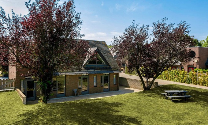 Rijs Villa | Spacious villa near IJsselmeer and forest