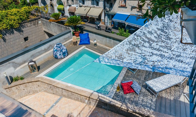 Sant'Agnello Villa | Spacious Villa with 4 rooms, pool, solarium & garden