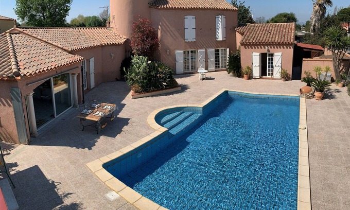 Bompas Villa | Spacious villa with pool, garden, billiards &baby-foot 12/14 pers