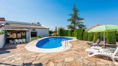 Barrio de la Vega Villa | Spacious Villa with Private Pool in Monachil