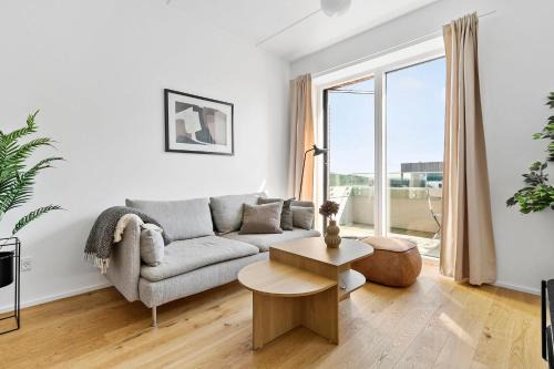 Aarhus C Apartment | Spacious waterfront apartment with marina and sea view