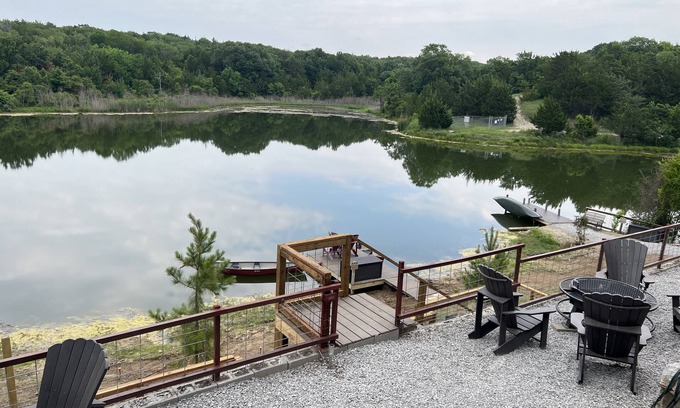 Pottsboro House | Spacious waterfront home 5acre lake fishing dock canoe Lake Texoma view Gameroom