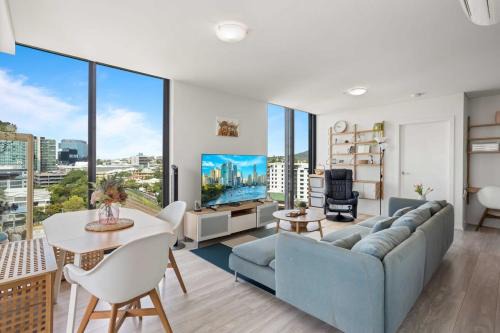 Toowong Apartment | Spaciously Bright 1-Bed Apartment