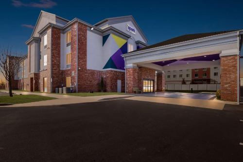 Tulsa Hotel | Spark by Hilton Catoosa Tulsa