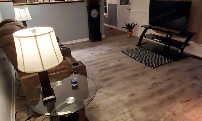 New Victoria House | Sparkling 2 bdrm home a few minutes from beach & lighthouse