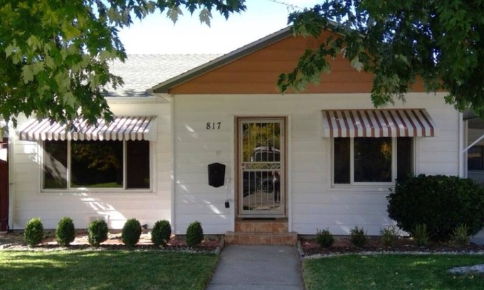 Sparks House | Sparks/Reno Cozy Cottage