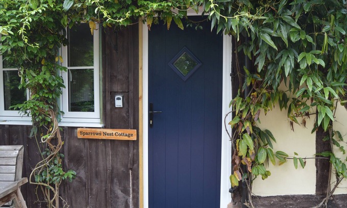 Hay-on-Wye Cottage | Sparrows Nest Cottage - sleeps 2 guests in 1 bedroom