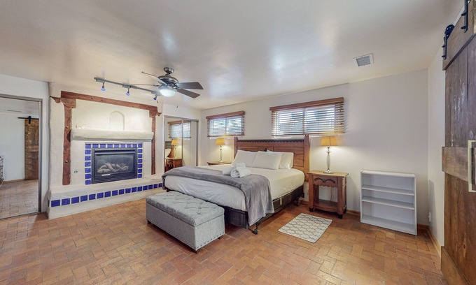 Nob Hill House | Special 50% off: UNM/Knobhill 1King BR-Retreat
