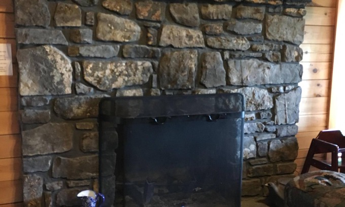 Jasper Cabin | Specials for early reservations. See description how to get the deals.