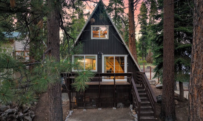 Kings Beach House | Speckled by AvantStay | Modern Interior, 0.5mi to Lake!