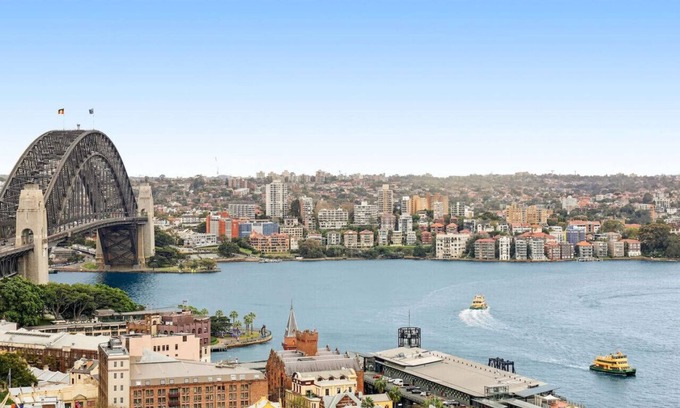 The Rocks Apartment | Spectacular Apartment with Harbour Bridge Views!