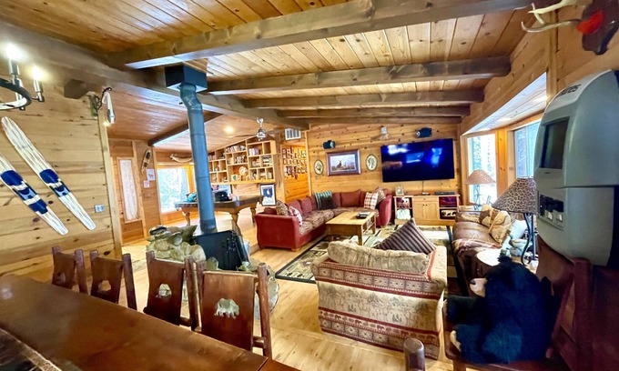 Upper Kingsbury House | Spectacular Mountain Home: Near Heavenly, Tahoe Rim Trail, Family Friendly, 10