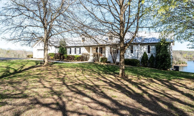 Winchester Cabin | Spectacular views and location on Tim's Ford Lake!