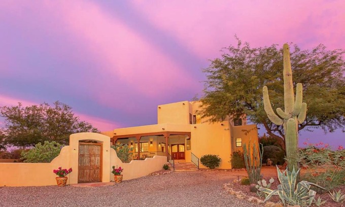 Tortolita House | Spectacular Views, Heated Pool, and Outdoor BBQ