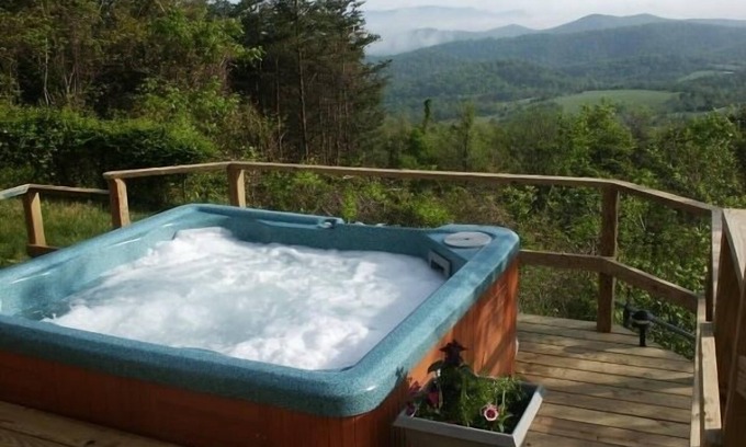 Luray Cabin | Spectacular Views, Swimming Pool, Hot Tub, Real Log Fires, Mountain Getaway