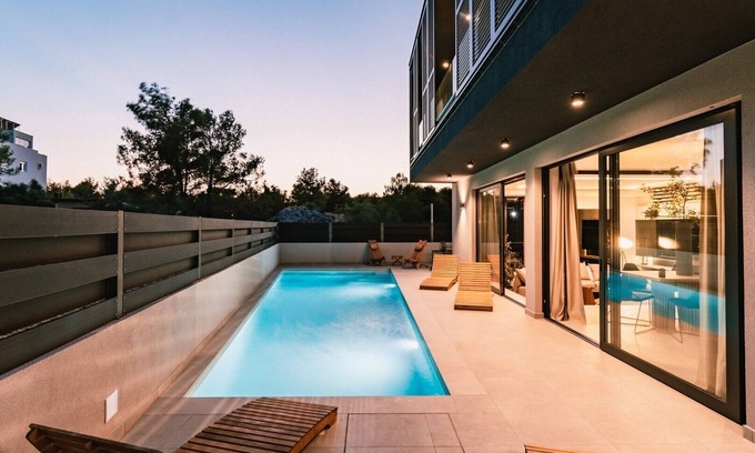 Srima Villa | Spectacular Villa Domina with pool, jacuzzi and sauna