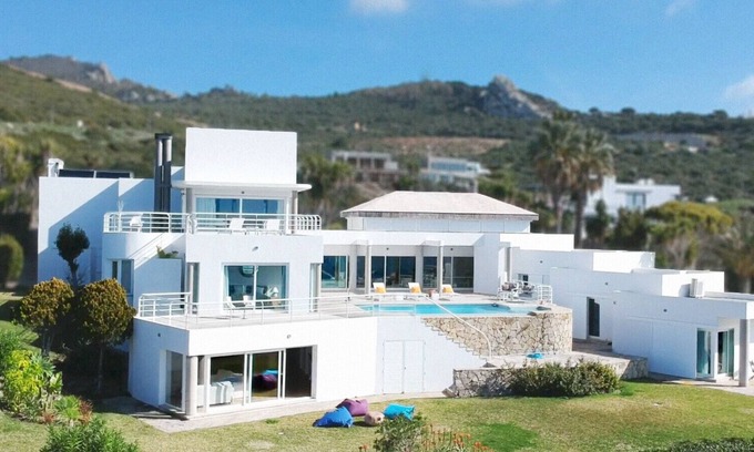 Atlanterra Ski Chalet | Spectacular Villa in privilege location, total privacy. FREE WIFI