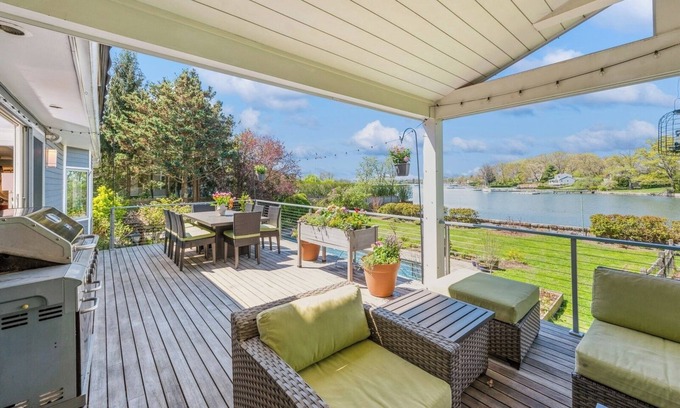 Mamaroneck House | Spectacular Waterfront Summer Rental: Stunning Views, Pool, Hot tub, Gym & Dock